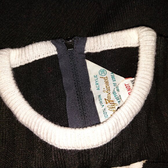 Vintage 1940s-1950s Black & White Ribbed Crewneck Short Sleeve Knit Sweater Top - Picture 4 of 7